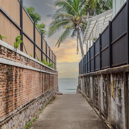 White Beach House Hua Hin 20 Second To The Beach Exterior photo